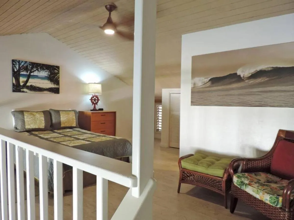 Charming One Bedroom With Loft By The Pool Kahuku